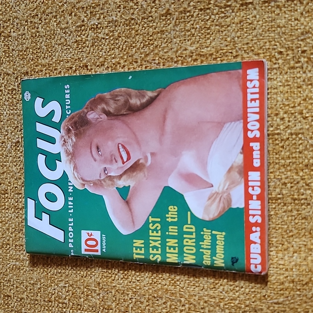 VINTAGE FOCUS MAGAZINE - AUGUST 1952